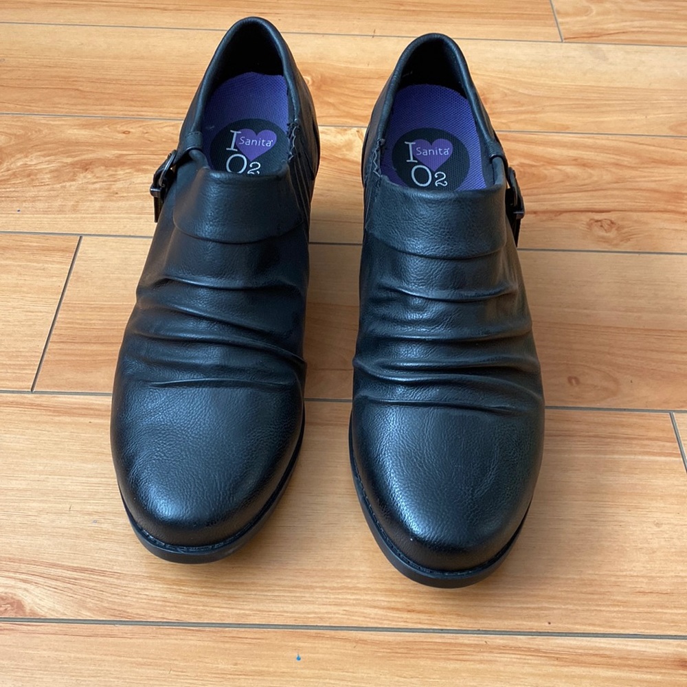 I heart Sanita O2 black shoes, size 11